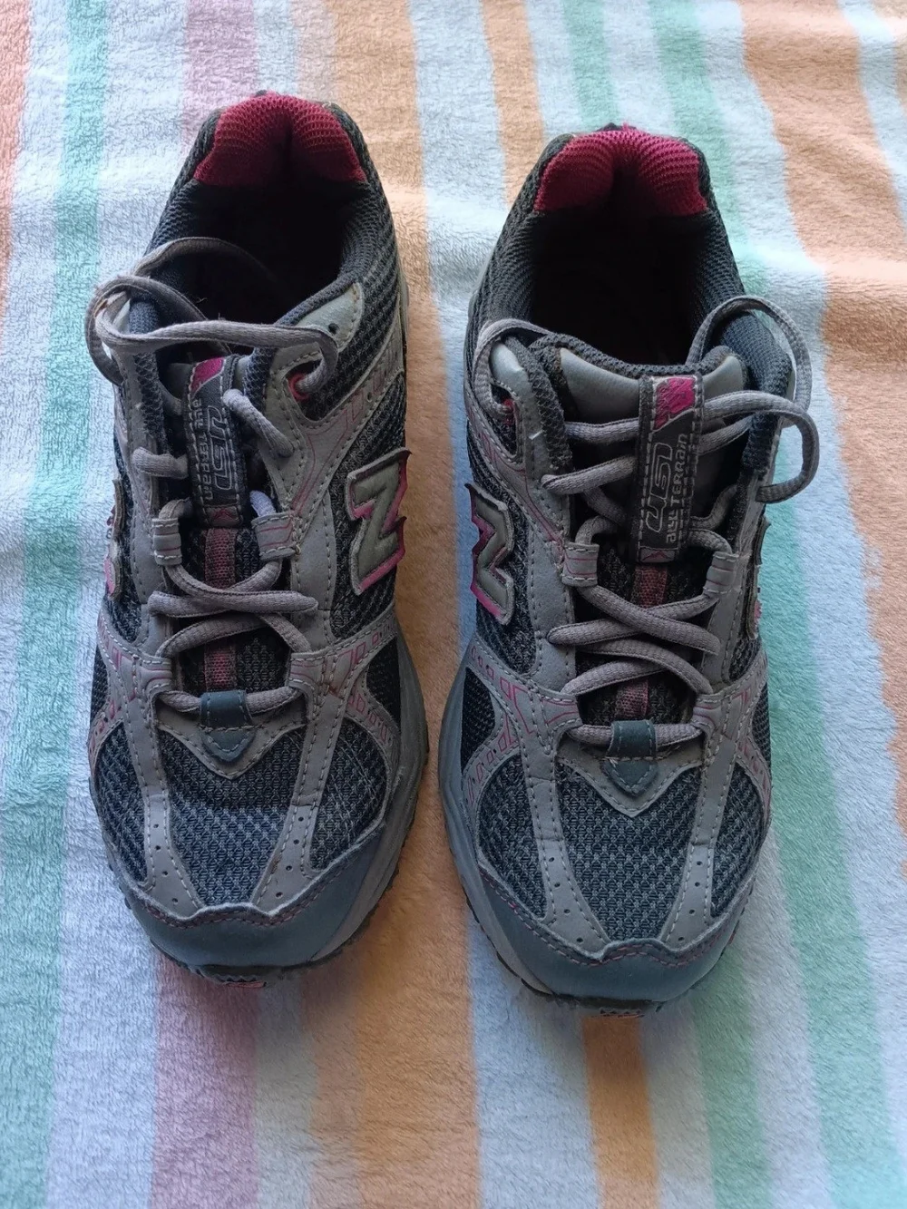 New Balance 461 grey and pink trainers. Size US 7.5
